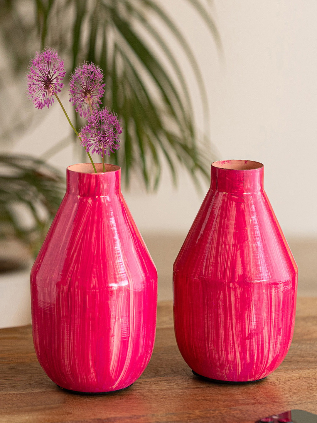 

ExclusiveLane Ruby Pink 2 Pieces Metal Vases