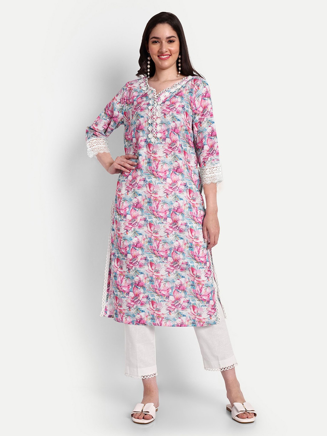 

TYAAR Floral Printed Straight Kurta With Trousers, Pink