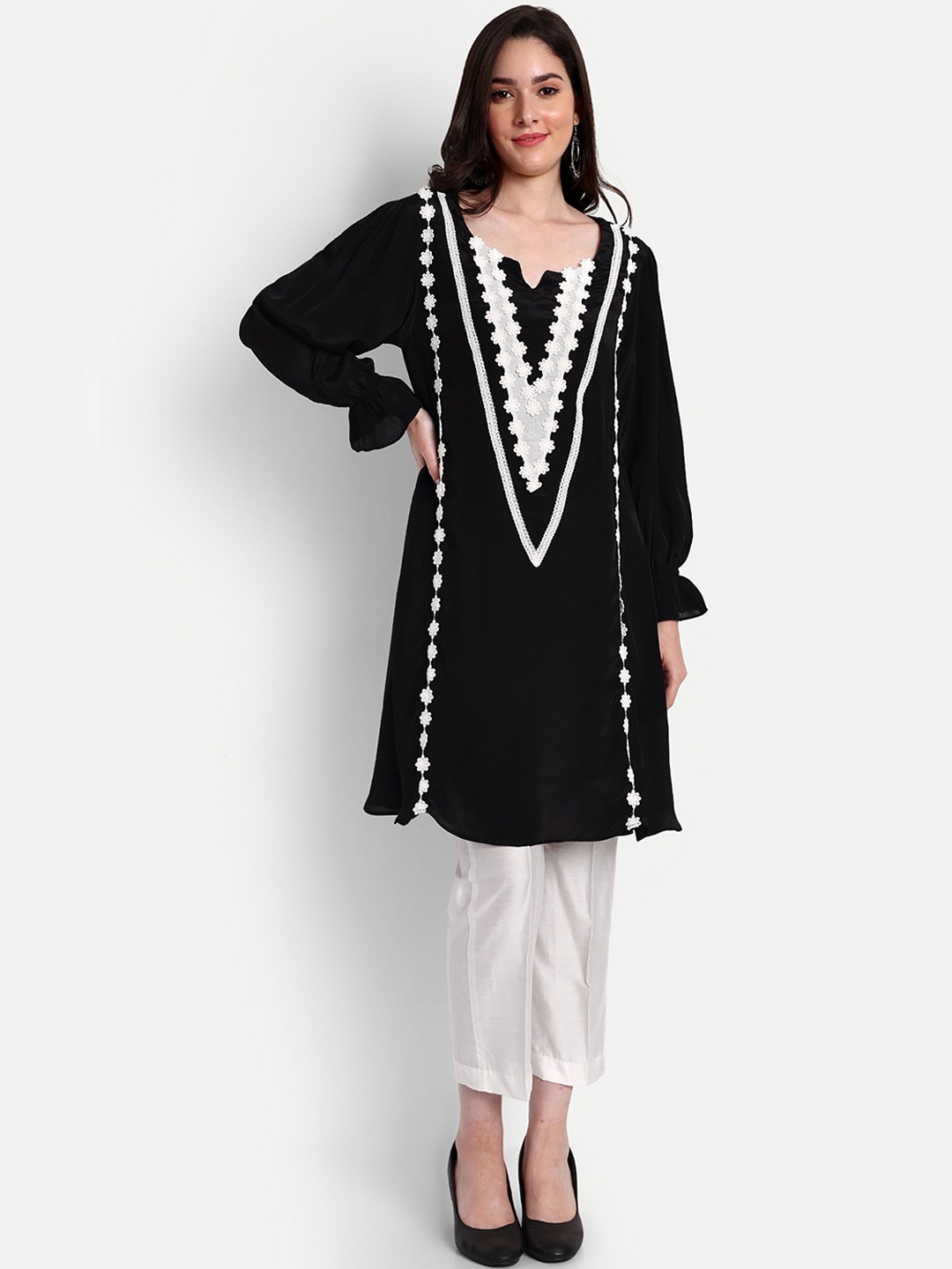 

TYAAR Floral Yoke Design A Line Kurta With Trousers, Black