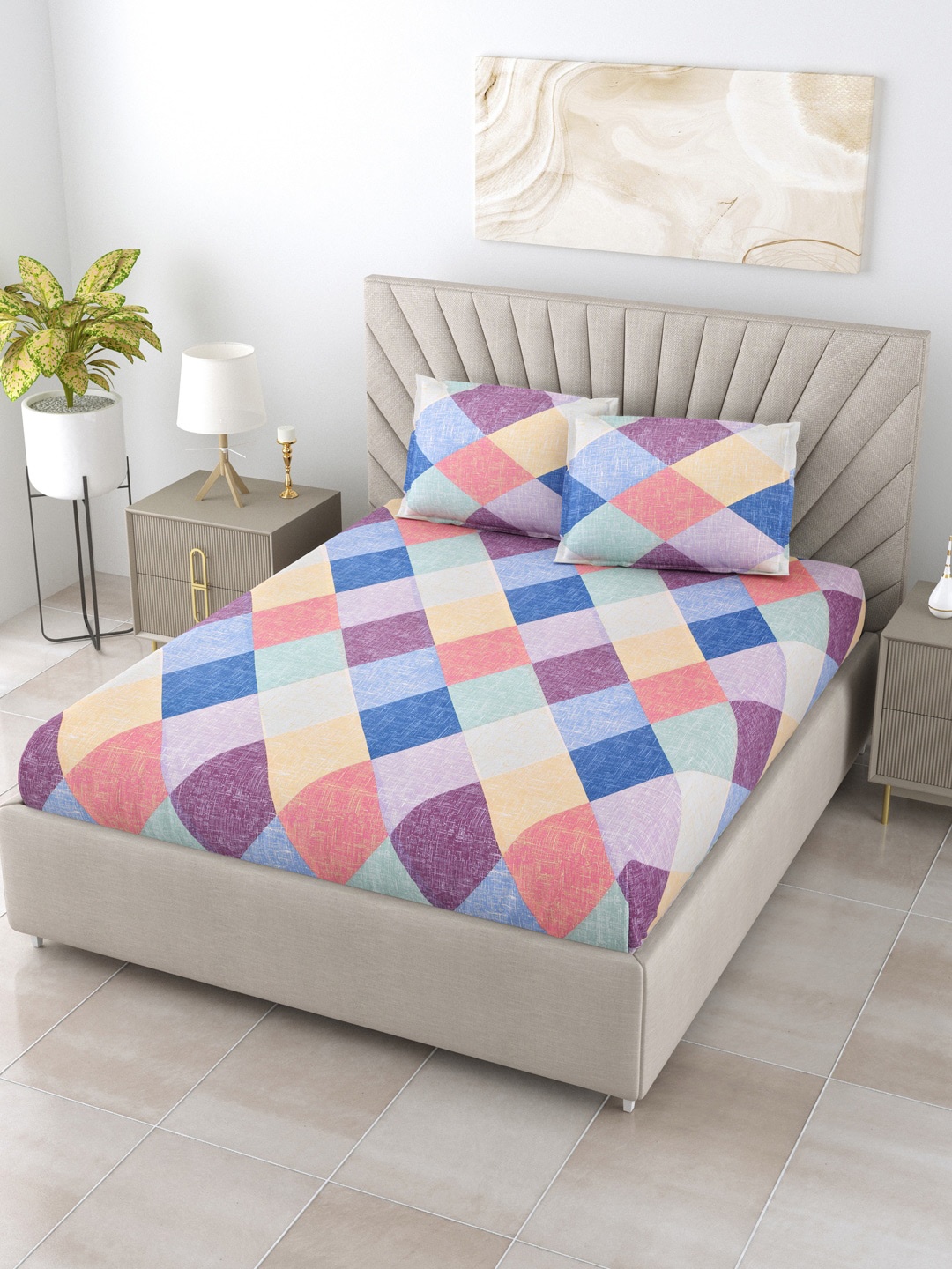 

BOMBAY DYEING Blue & Orange Geometric 104 TC King Bedsheet with 2 Pillow Covers