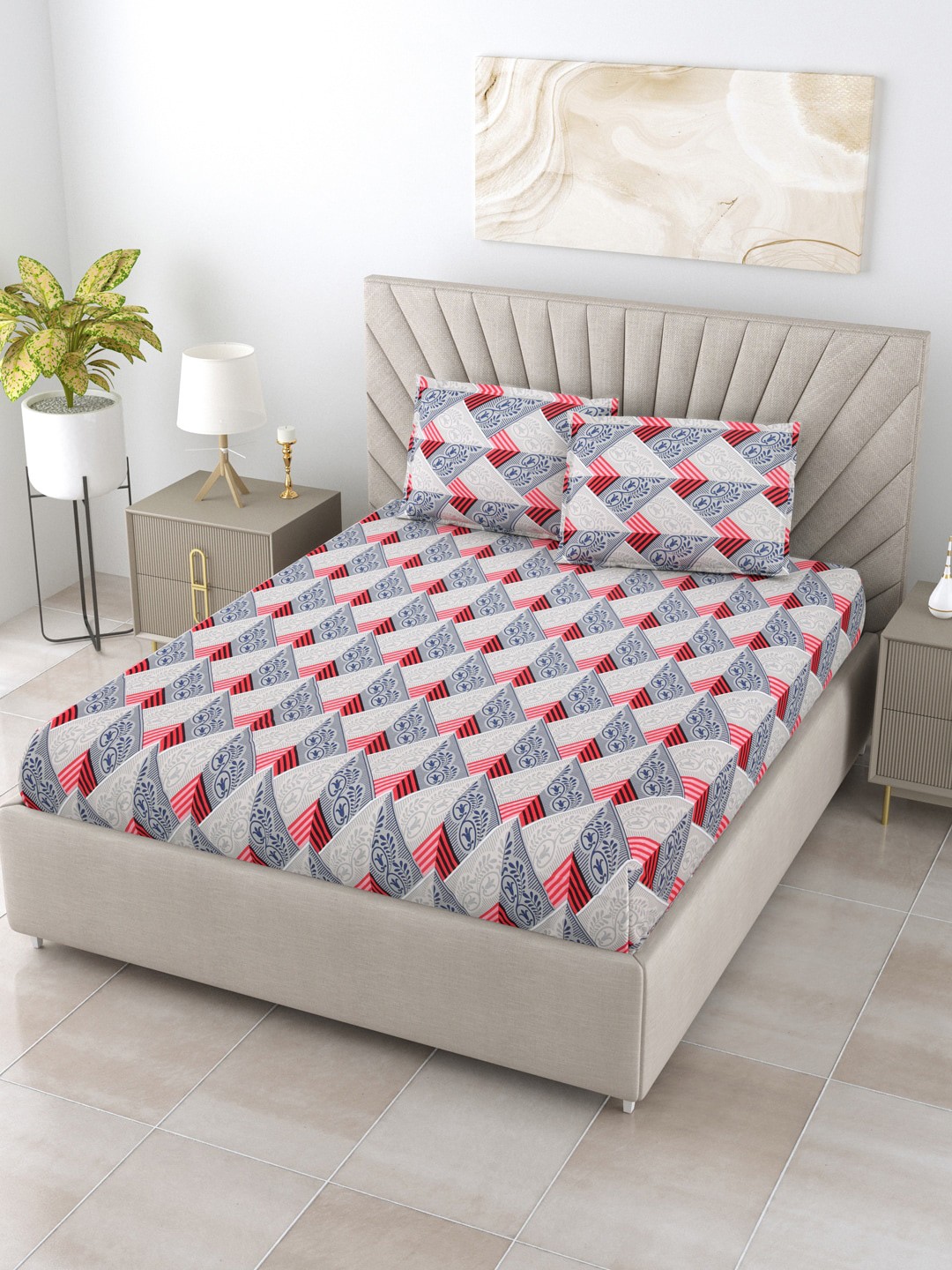 

BOMBAY DYEING Red & Navy Blue Geometric 104 TC King Bedsheet with 2 Pillow Covers
