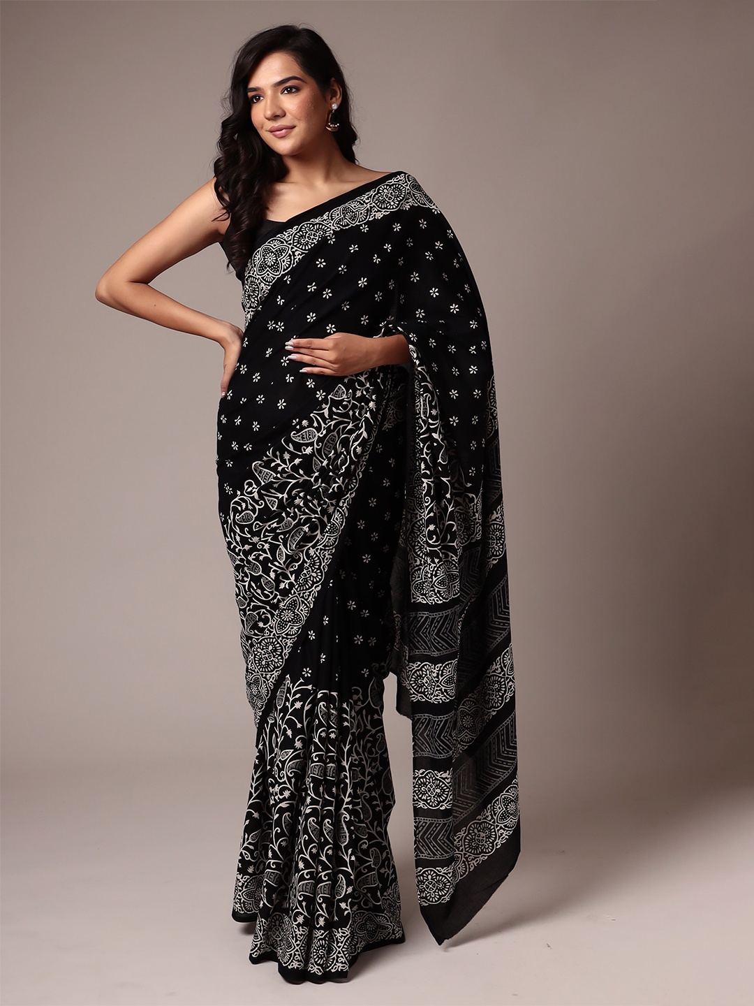 

ZARI Floral Printed Pure Cotton Saree, Black