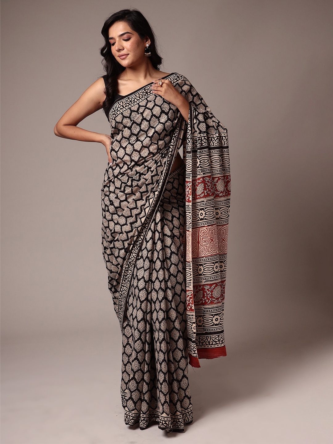 

ZARI Ethnic Motifs Printed Pure Cotton Saree, Black