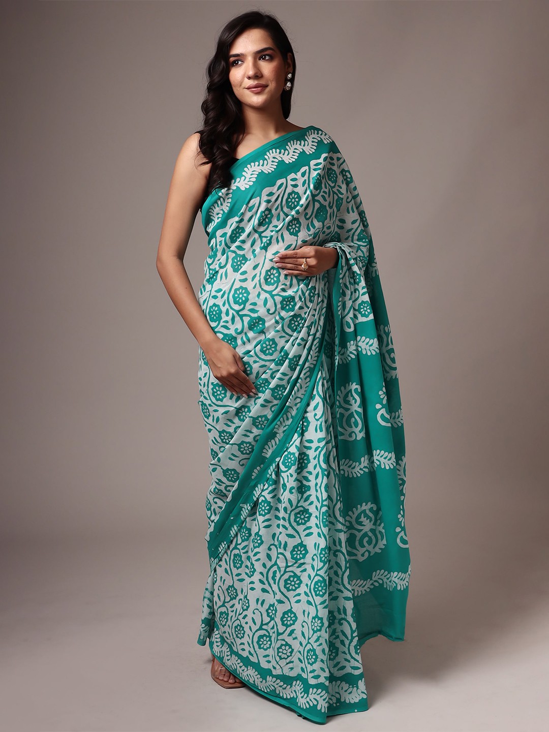 

ZARI Floral Printed Pure Cotton Fusion Saree, Green
