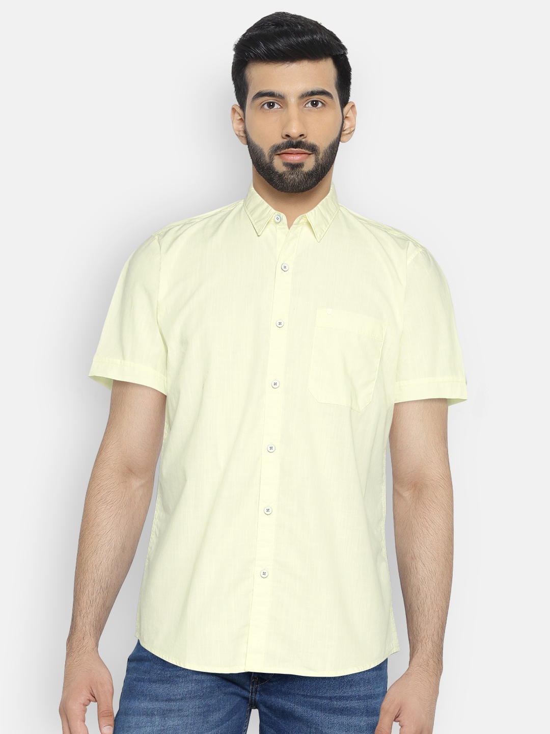 

Wrangler Men Yellow Slim Fit Solid Casual Shirt