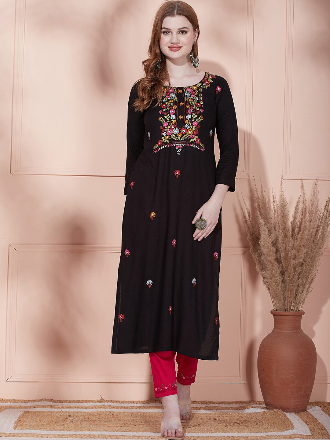 

FASHOR Floral Embroidered Straight Kurta, Black
