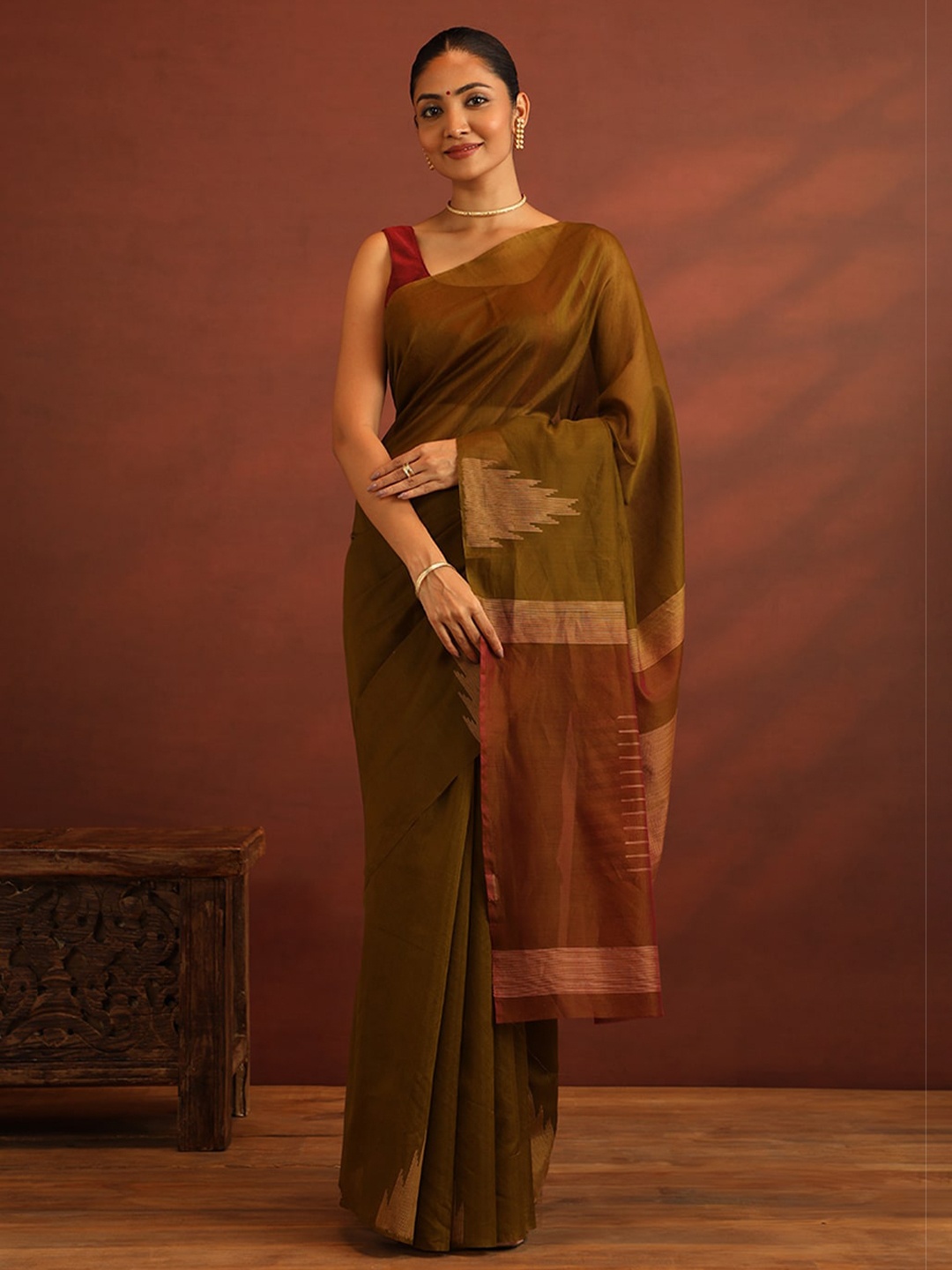 

Taneira Ethnic Motifs Woven Design Maheshwari Silk Cotton Saree, Green