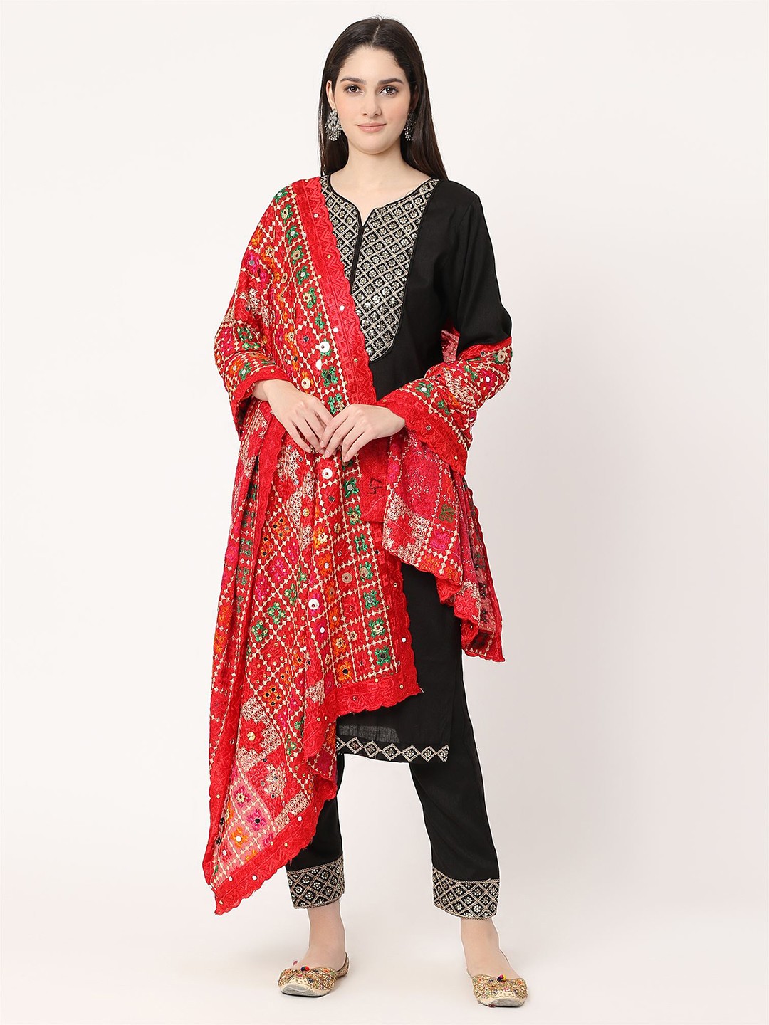 

Moda Chales Ethnic Motifs Embroidered Phulkari Dupatta, Red