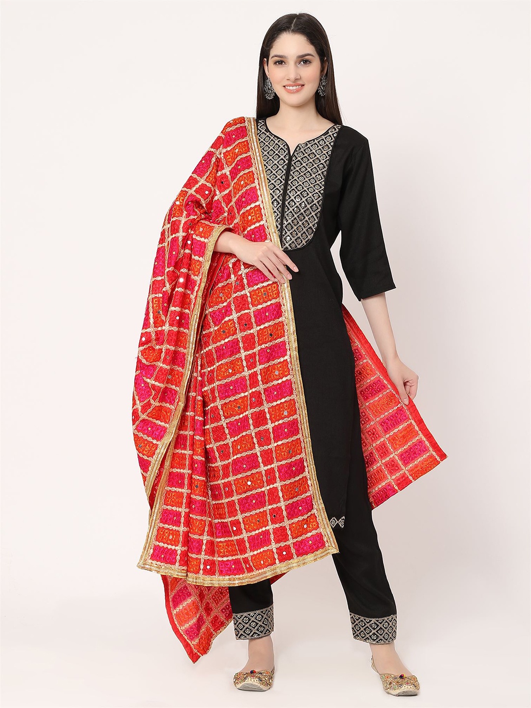 

Moda Chales Embroidered Phulkari Dupatta, Red