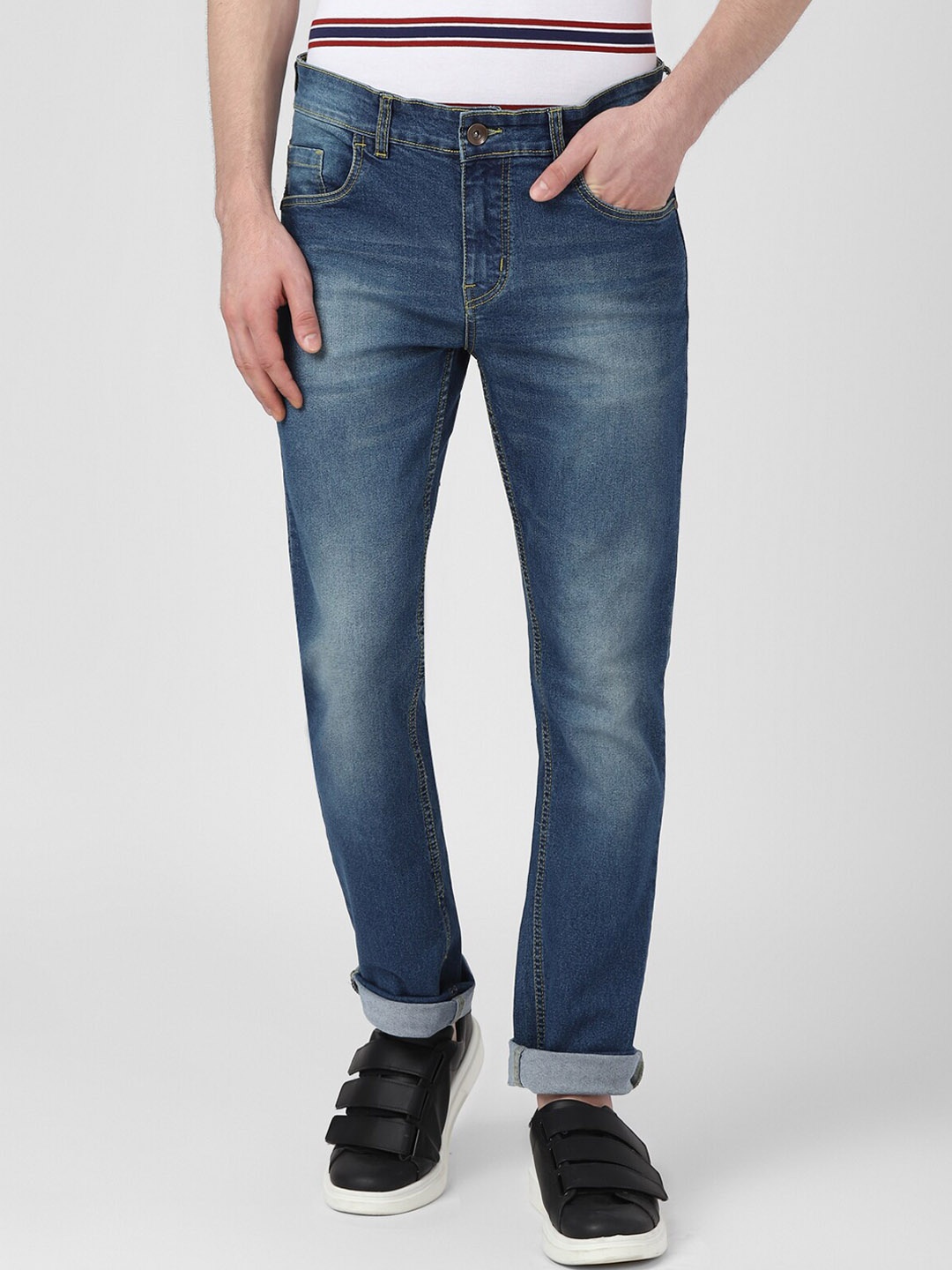 

UrbanMark Men Slim Fit Mid-Rise Light Fade Stretchable Jeans, Blue