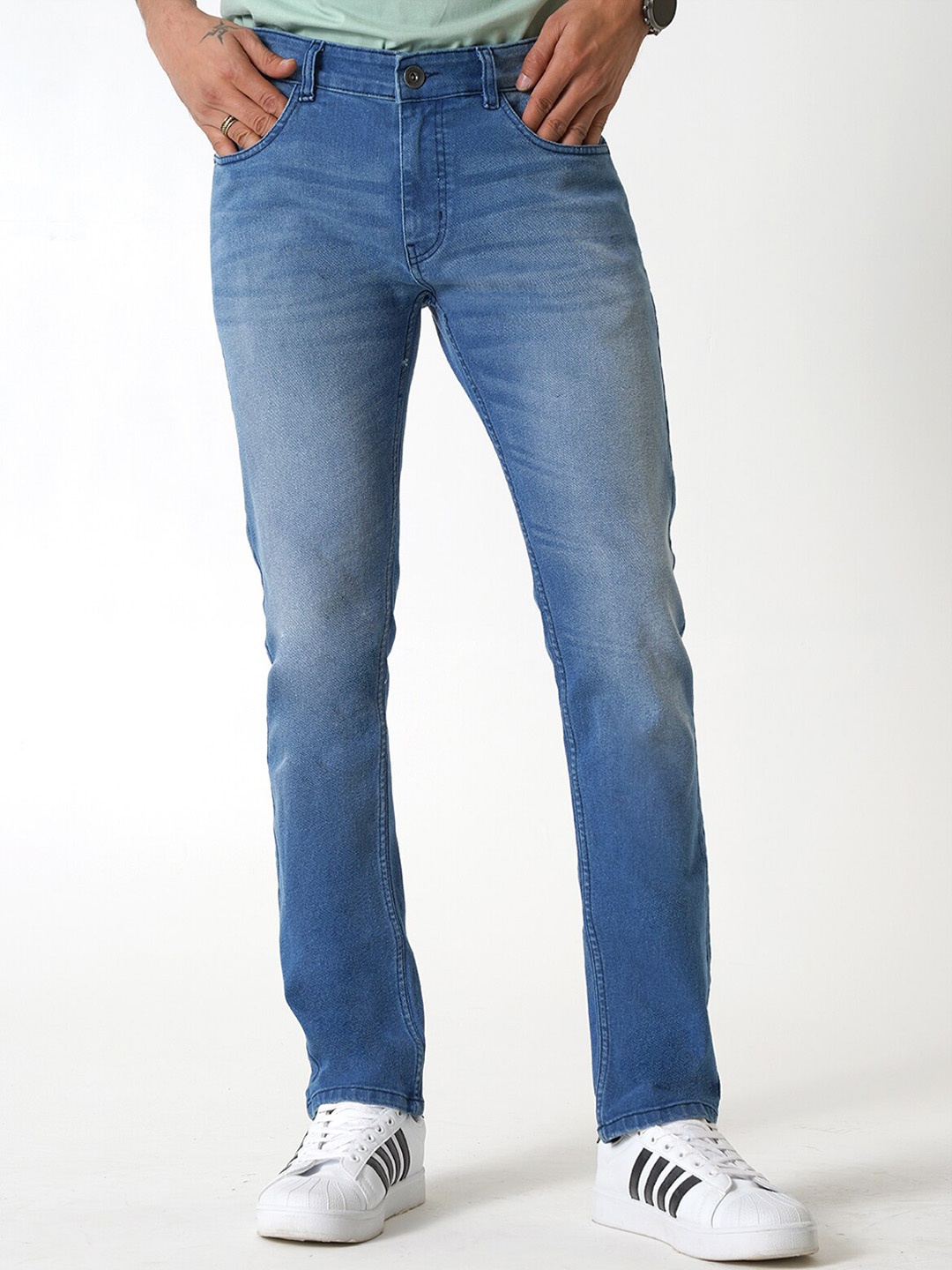 

UrbanMark Men Clean Look Mid-Rise Slim Fit Heavy Fade Stretchable Jeans, Blue