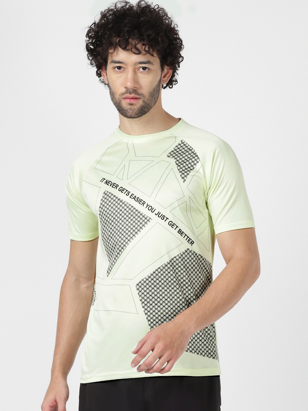 

UrbanMark Abstract Printed Raglan Sleeves T-Shirt, Green