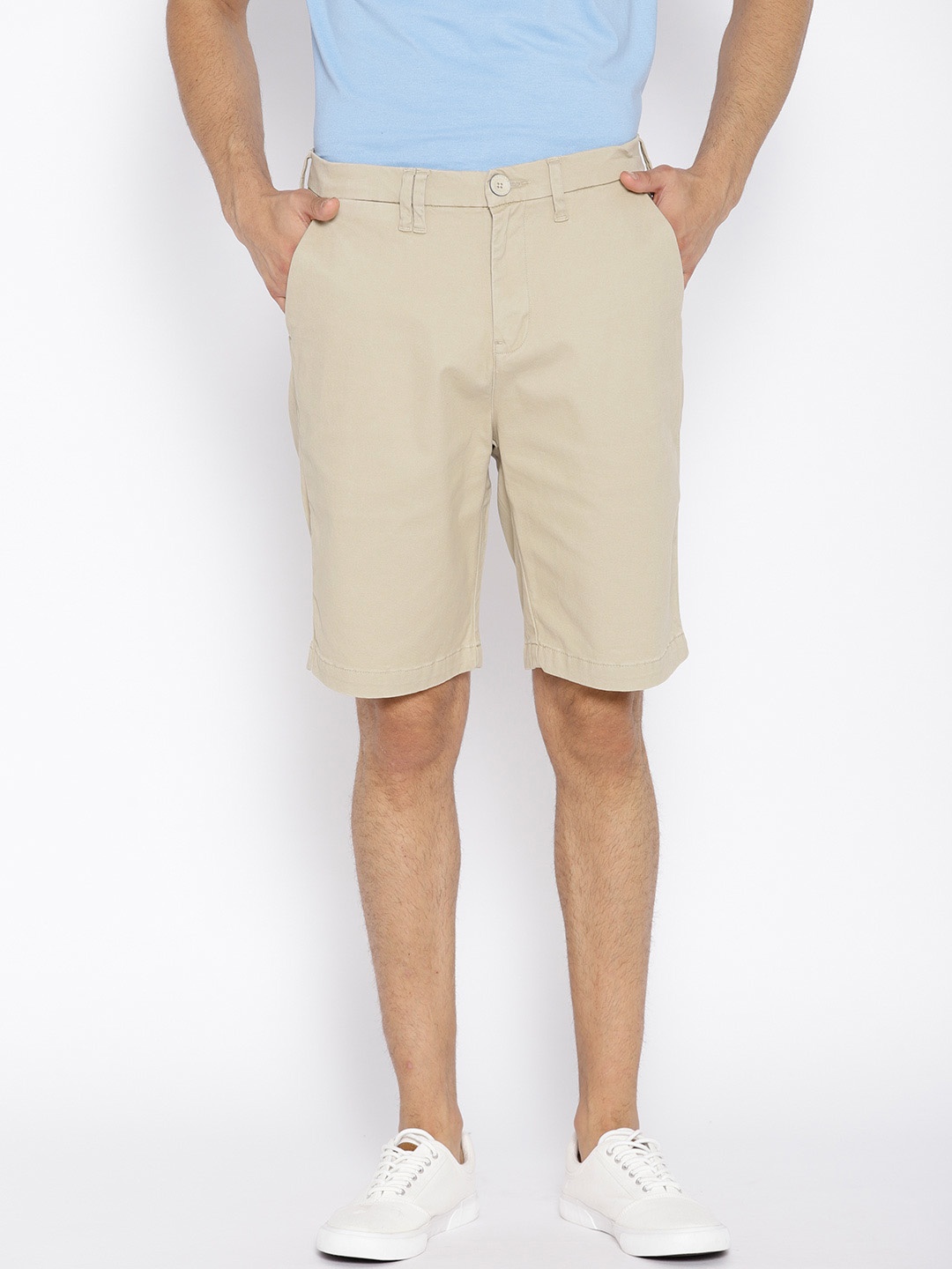 

Wrangler Men Beige Solid Slim Fit Chino Shorts