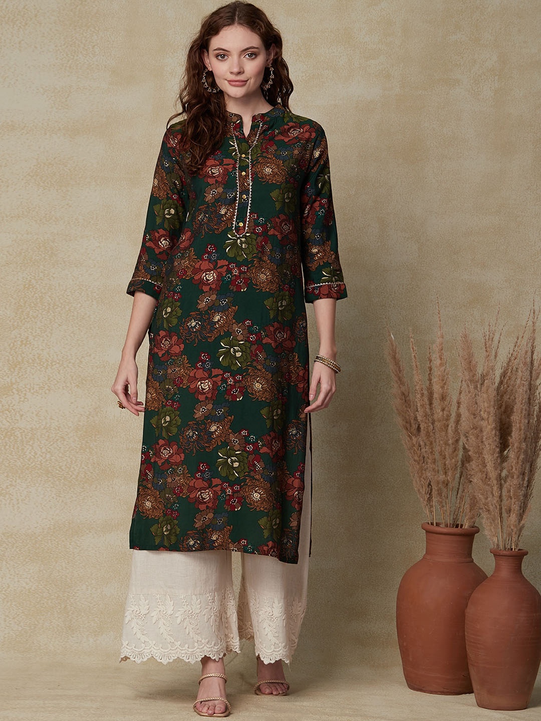 

FASHOR Floral Printed Mandarin Collar Gotta Patti Straight Kurta, Green