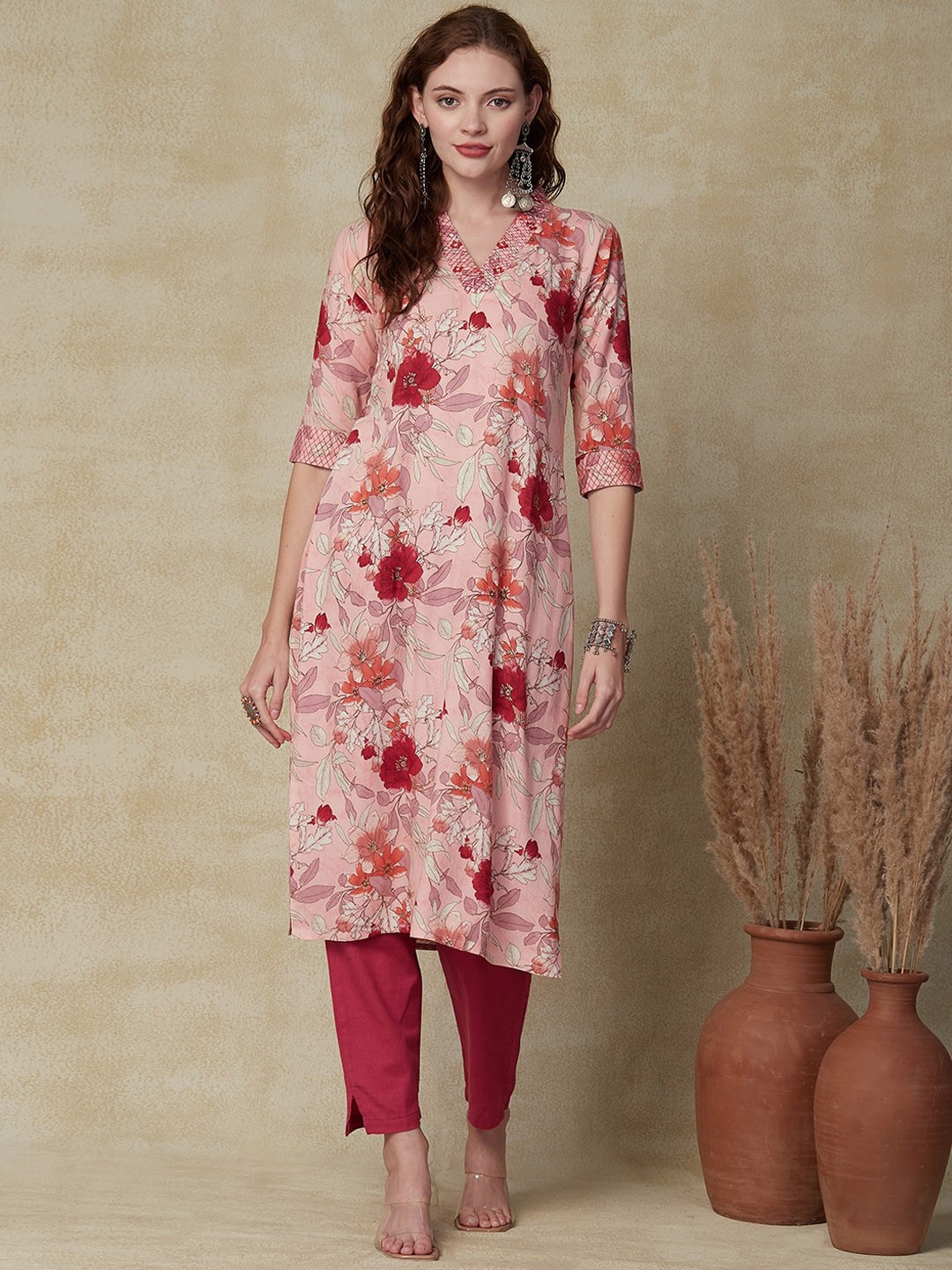 

FASHOR Pink & Red Floral Printed Thread Work Straight Kurta