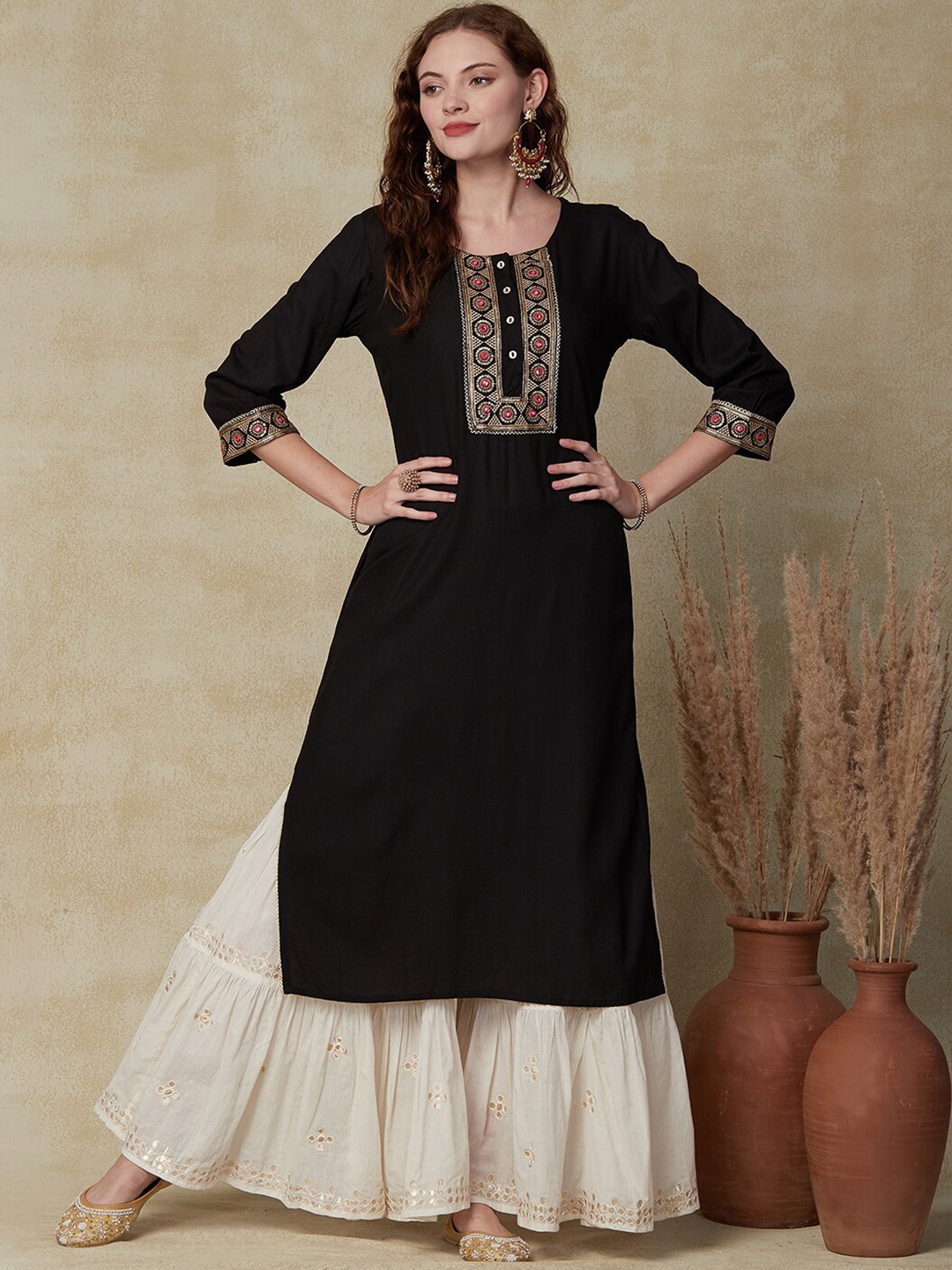 

FASHOR Ethnic Motifs Yoke Design Sequins Detail Straight Kurta, Black