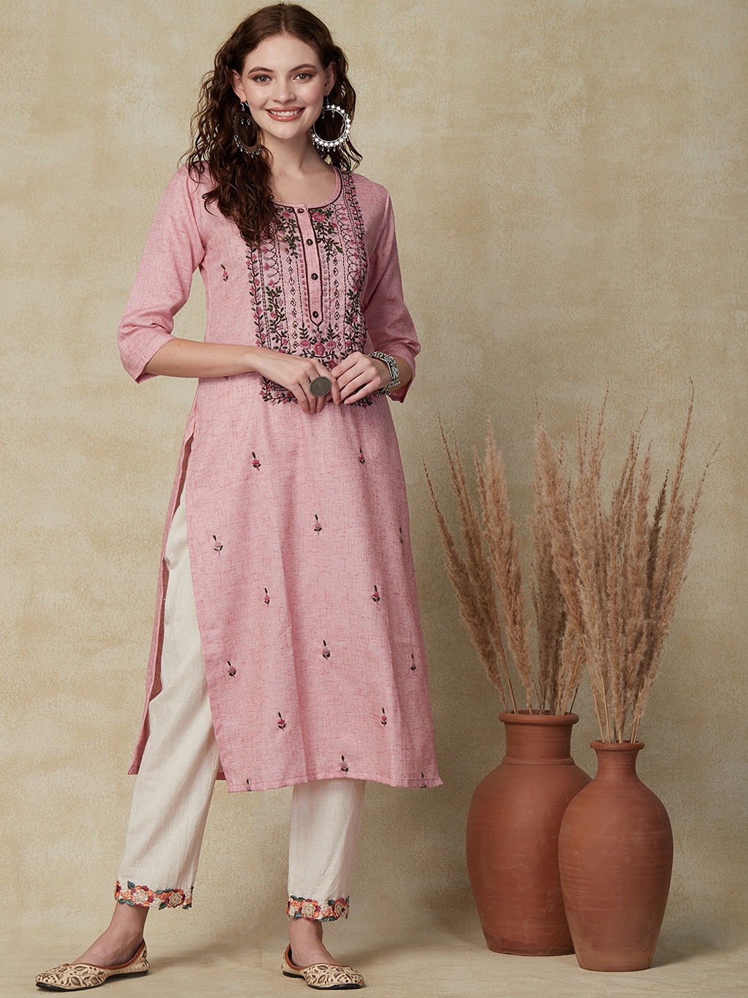 

FASHOR Ethnic Motif Embroidered Straight Kurta, Pink