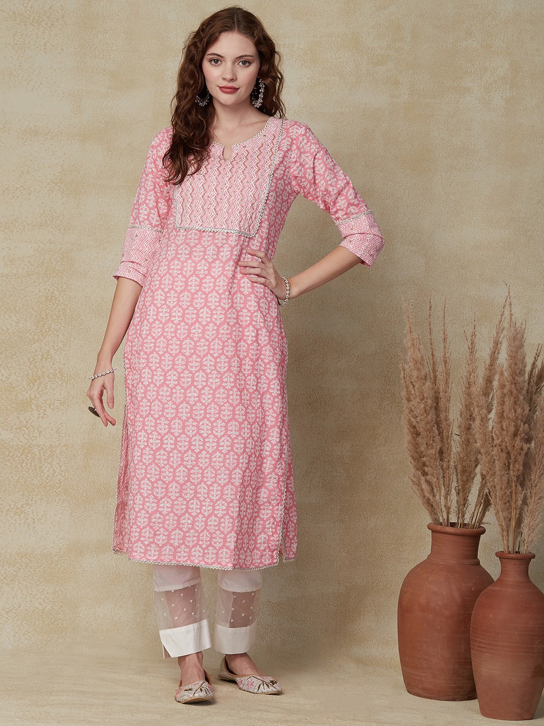 

FASHOR Ethnic Motifs Yoke Design Gotta Patti Straight Kurta, Pink