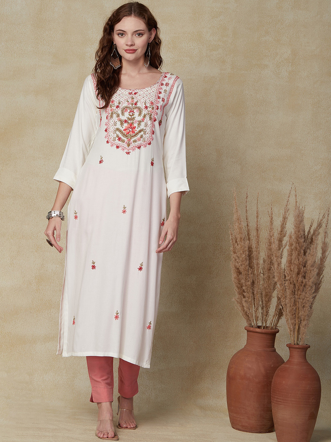 

FASHOR White & Red Floral Embroidered Straight Kurta