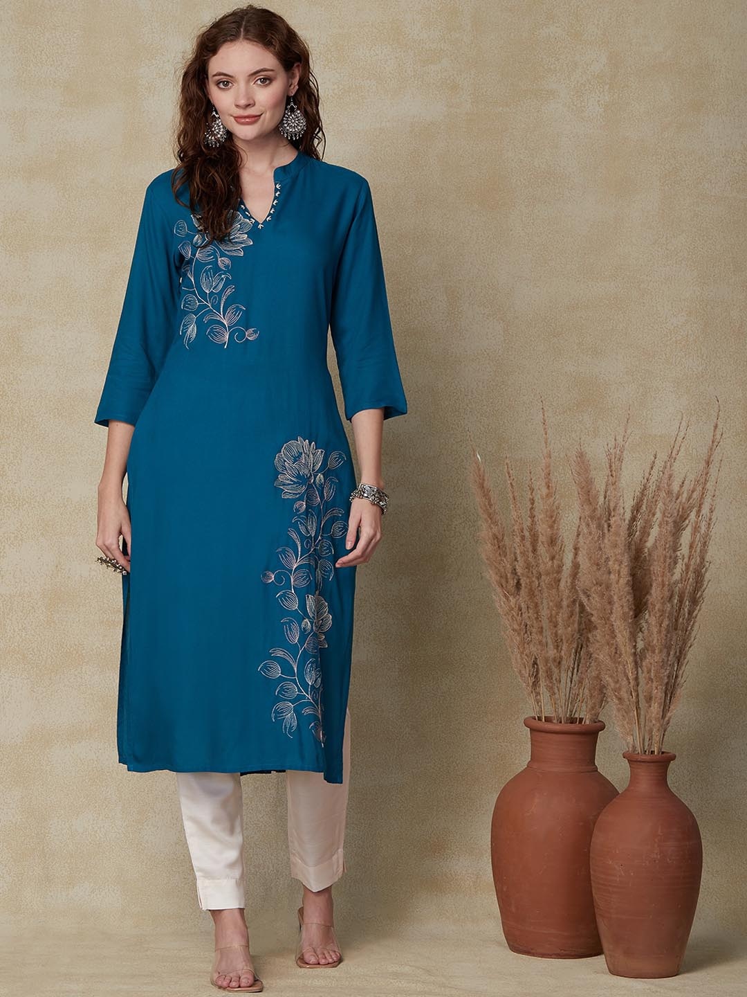 

FASHOR Floral Embroidered Mandarin Collar Thread Work Straight Kurta, Turquoise blue