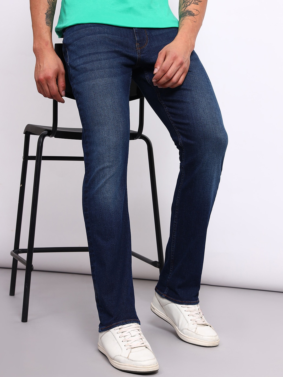 

Lee Men Rodeo Clean Look Light Fade Stretchable Jeans, Blue