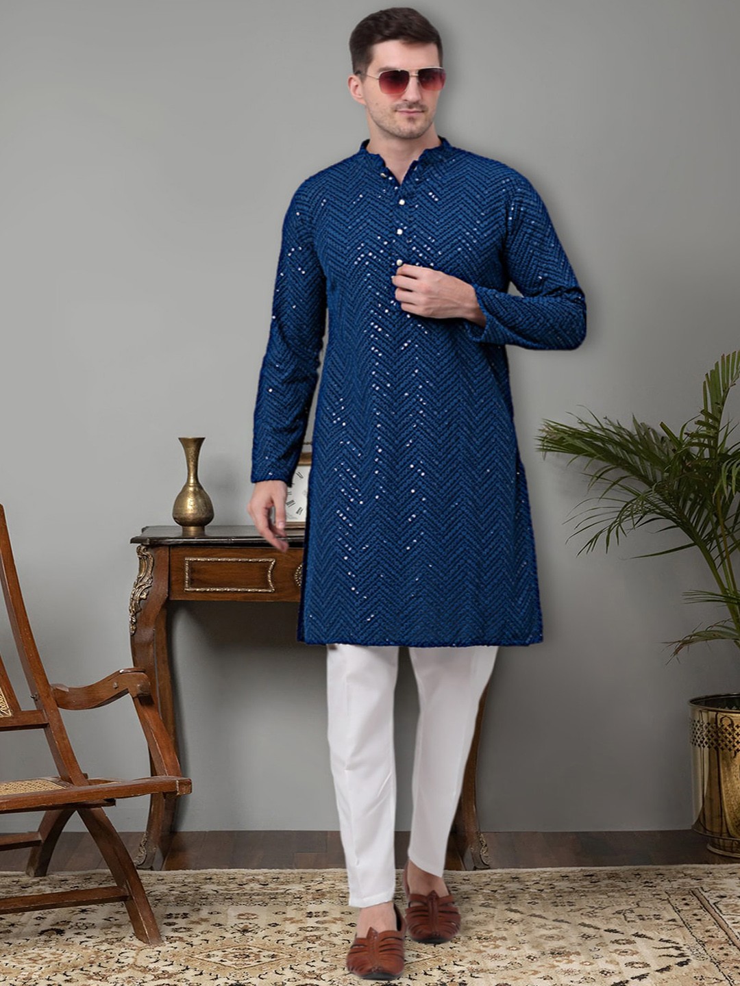 

Jompers Geometric Embroidered Sequinned Pure Cotton Kurta, Blue