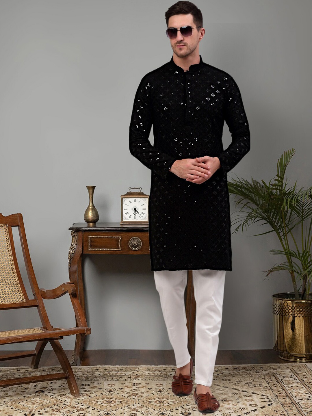 

Jompers Geometric Embroidered SequinnedKurta, Black