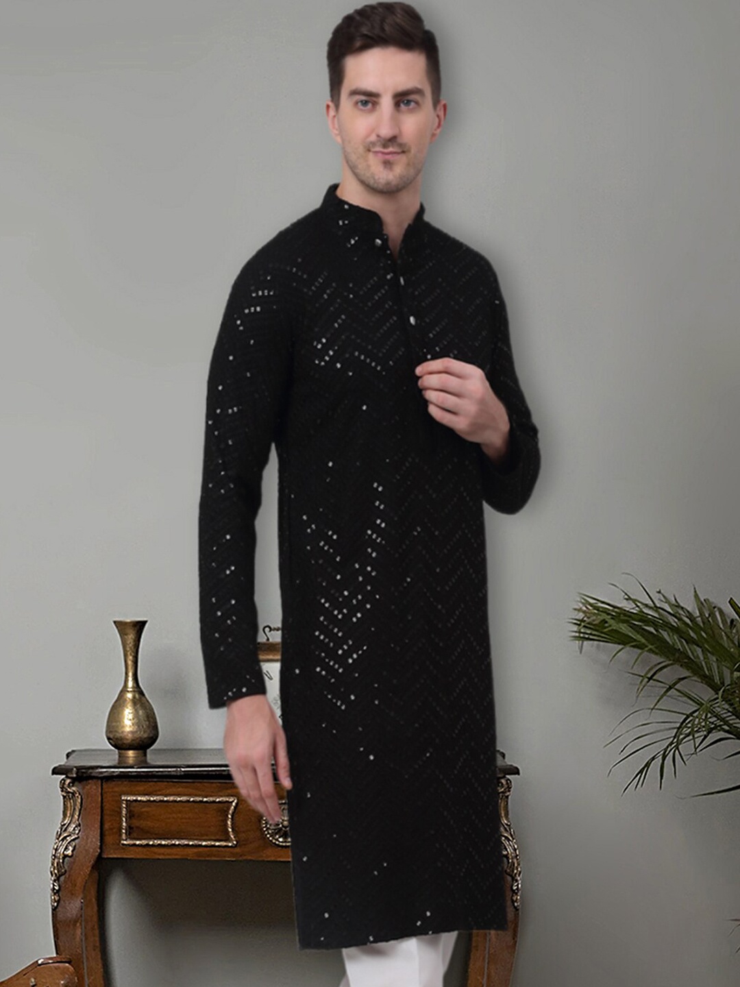 

Jompers Geometric Embellished Sequinned Cotton Straight Kurta, Black