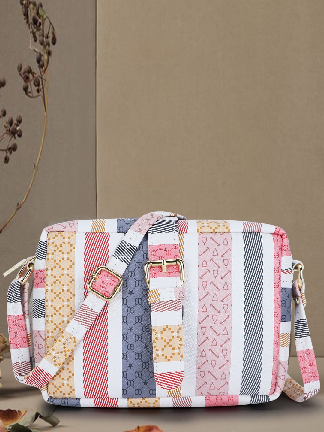 

WOMEN MARKS Geometric Printed Structured Sling Bag, Pink