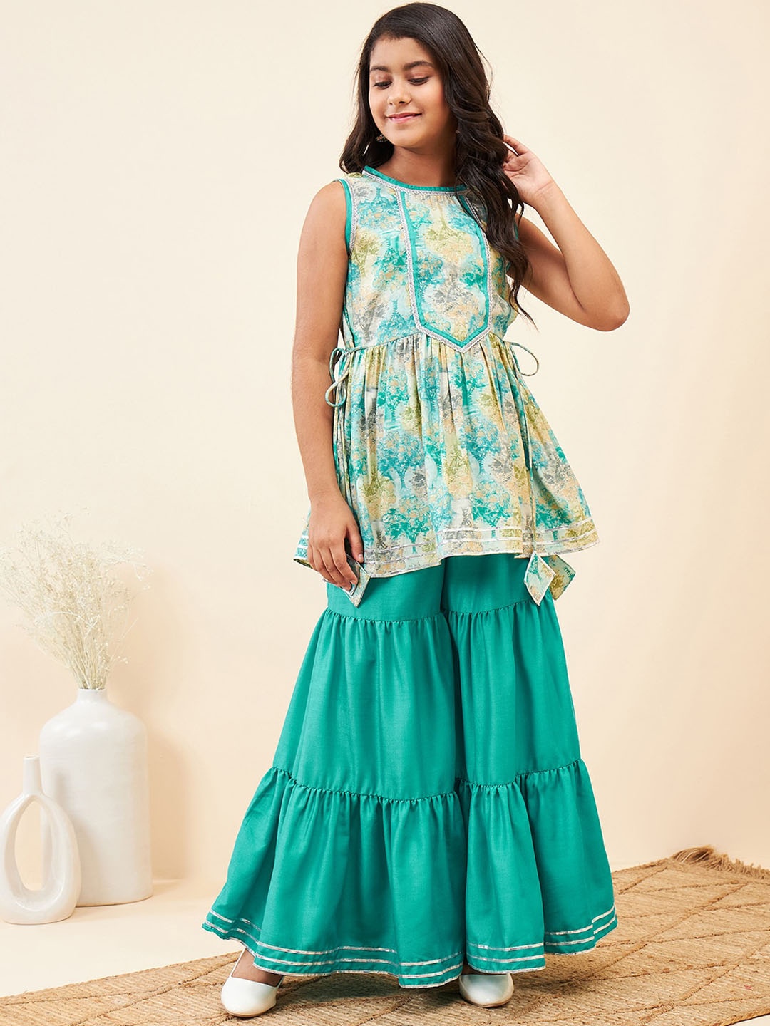 

Stylo Bug Girls Ethnic Motifs Printed Regular Gotta Patti Chanderi Silk Kurti with Sharara, Green