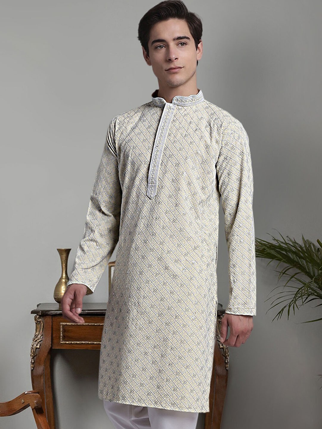 

Jompers Embroidered Mandarin Collar Kurta, Yellow