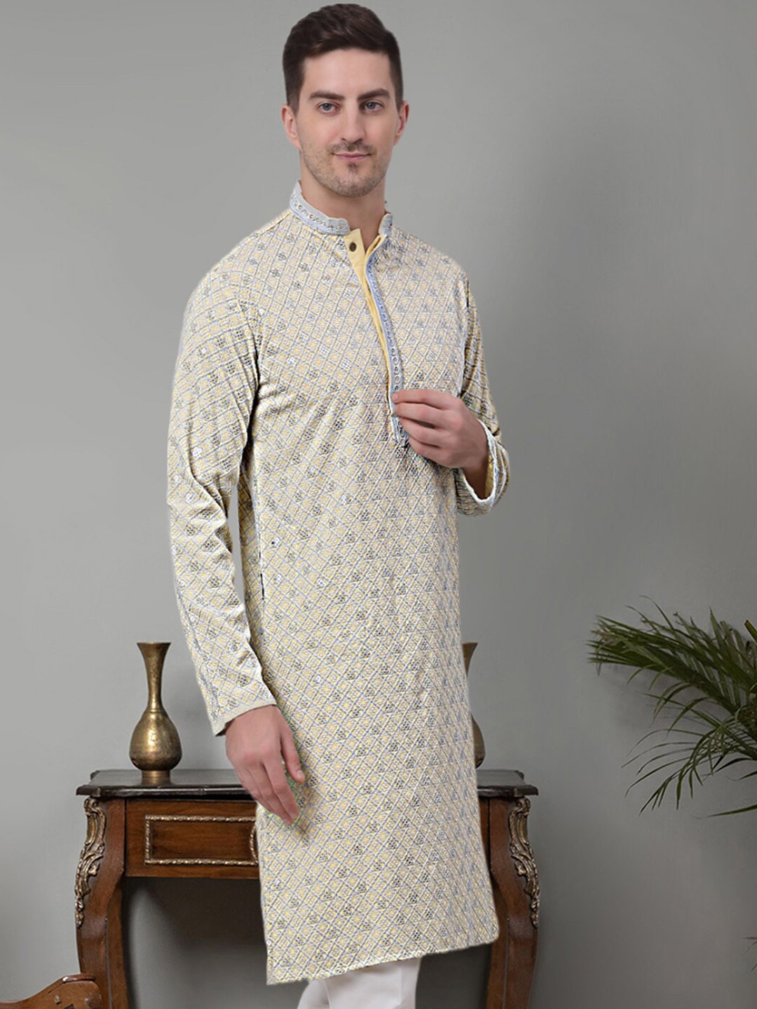 

Jompers Embroidered Mandarin Collar Kurta, Yellow