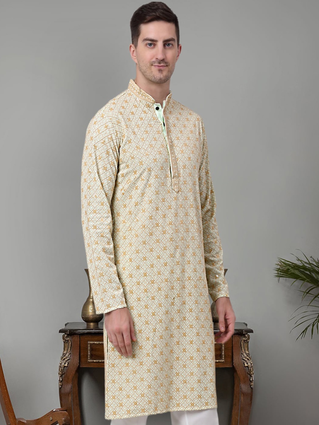 

Jompers Embroidered Mandarin Collar Kurta, Green