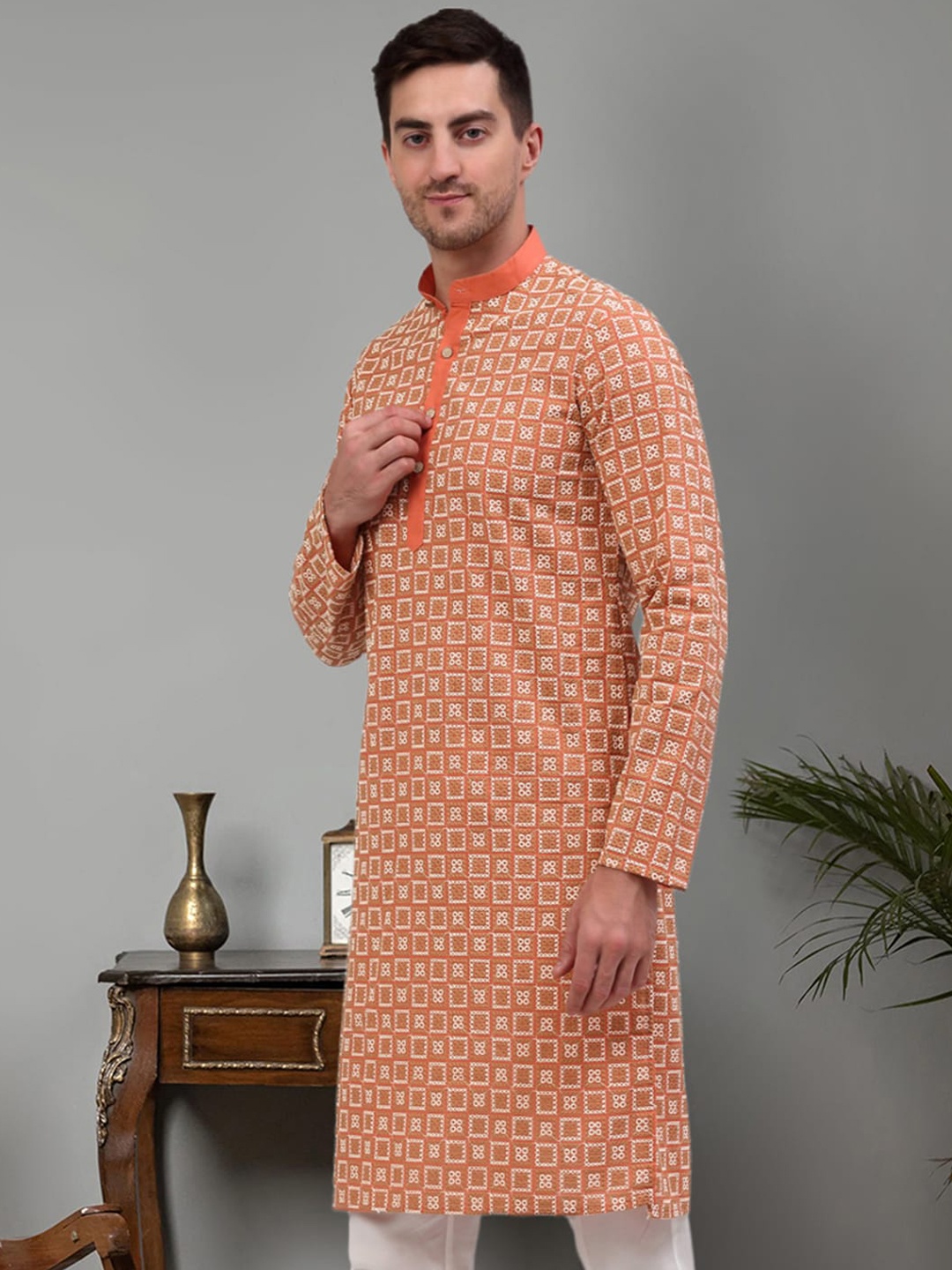 

Jompers Ethnic Motifs Embroidered Mandarin Collar Pure Cotton Straight Kurta, Peach