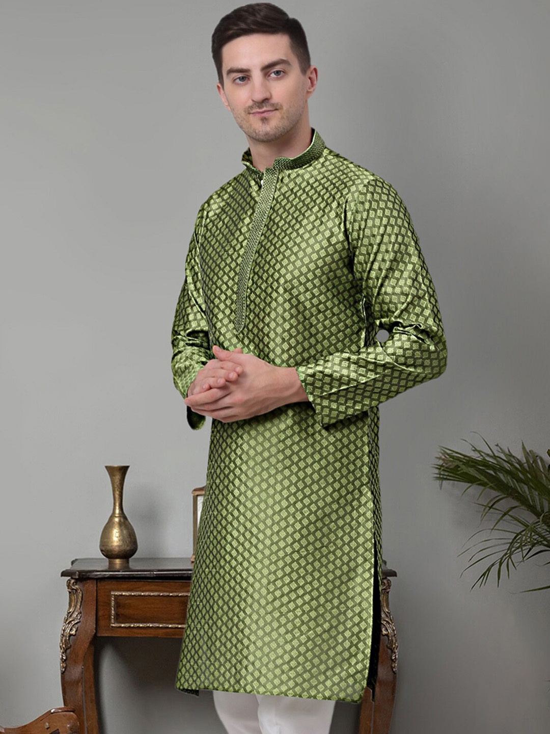 

Jompers Ethnic Motifs Embroidered Mandarin Collar Cotton Silk Straight Kurta, Olive