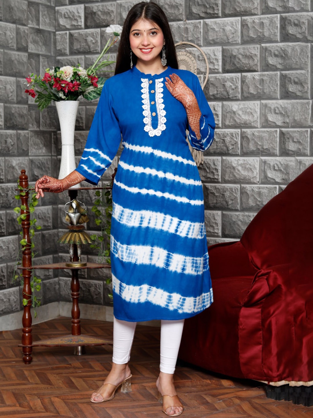 

PNEHA Abstract Printed Mandarin Collar Lace Detailed Straight Kurta, Blue