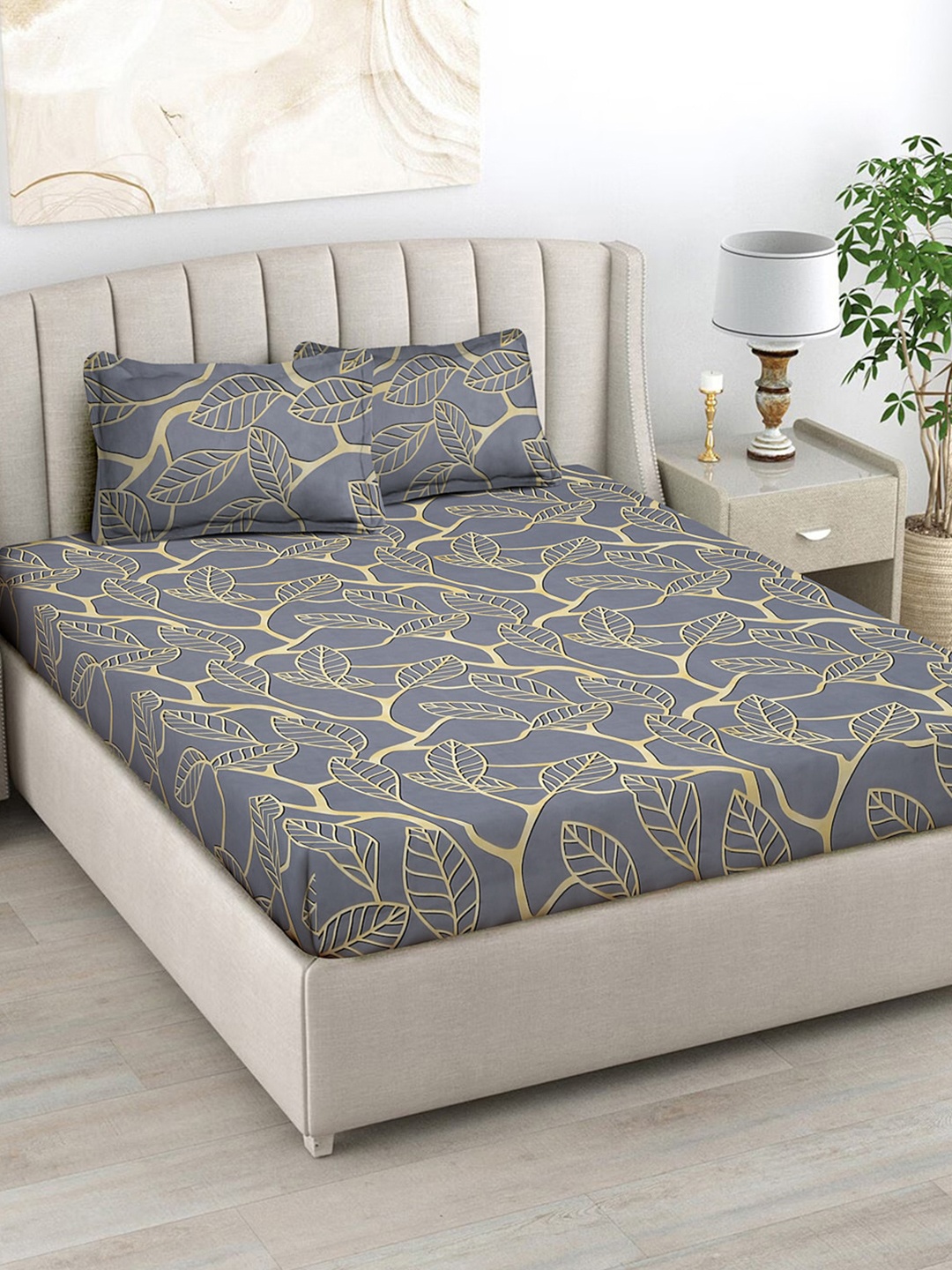 

FABINALIV Grey & Beige Printed 300 TC King Bedsheet with 2 Pillow Covers
