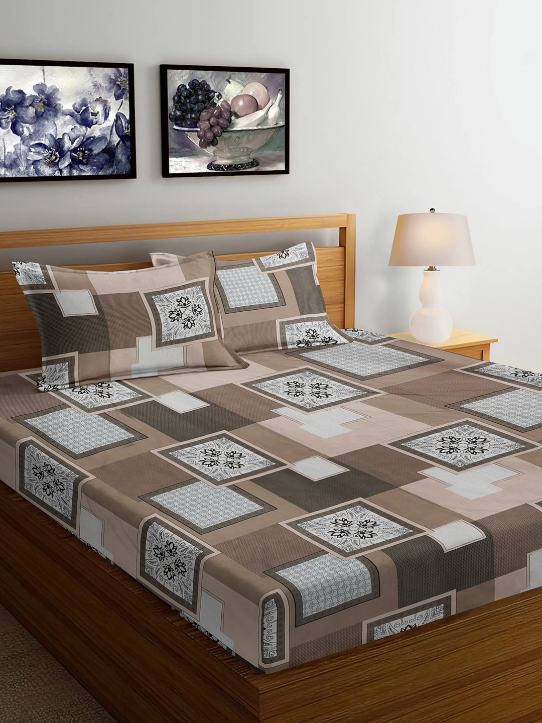 

FABINALIV Brown & White Geometric Print 300 TC King Size Bedsheet & 2 Pillow Covers