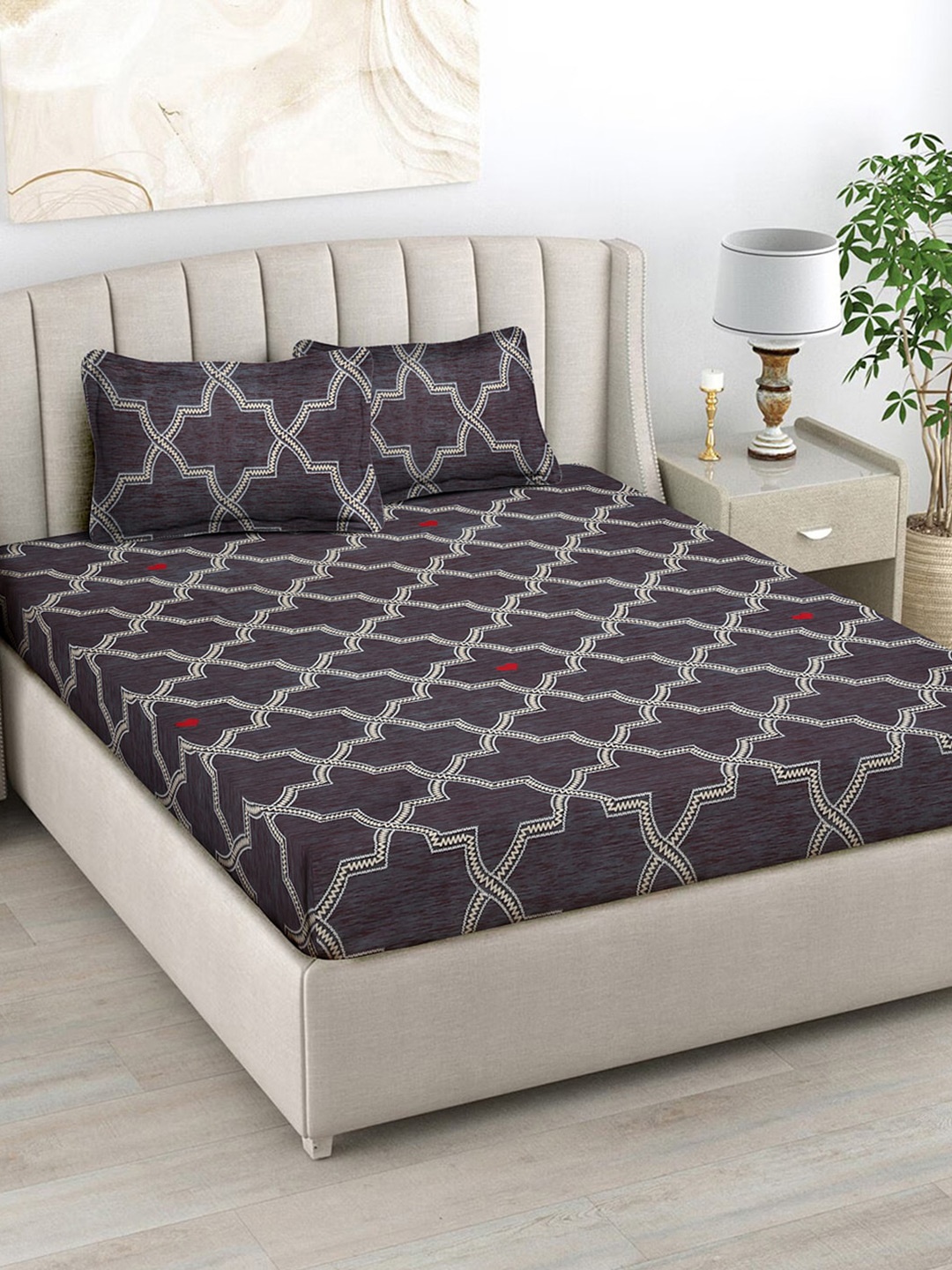 

FABINALIV Brown & Grey Geometric Print 300 TC King Size Bedsheet & 2 Pillow Covers