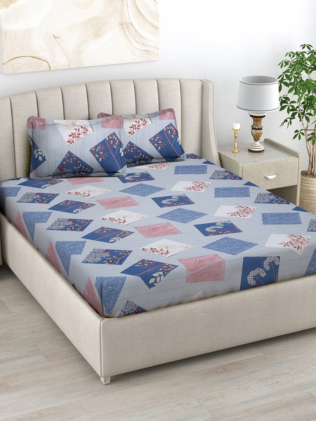 

FABINALIV Blue & Pink Geometric Print 300 TC King Size Bedsheet & 2 Pillow Covers
