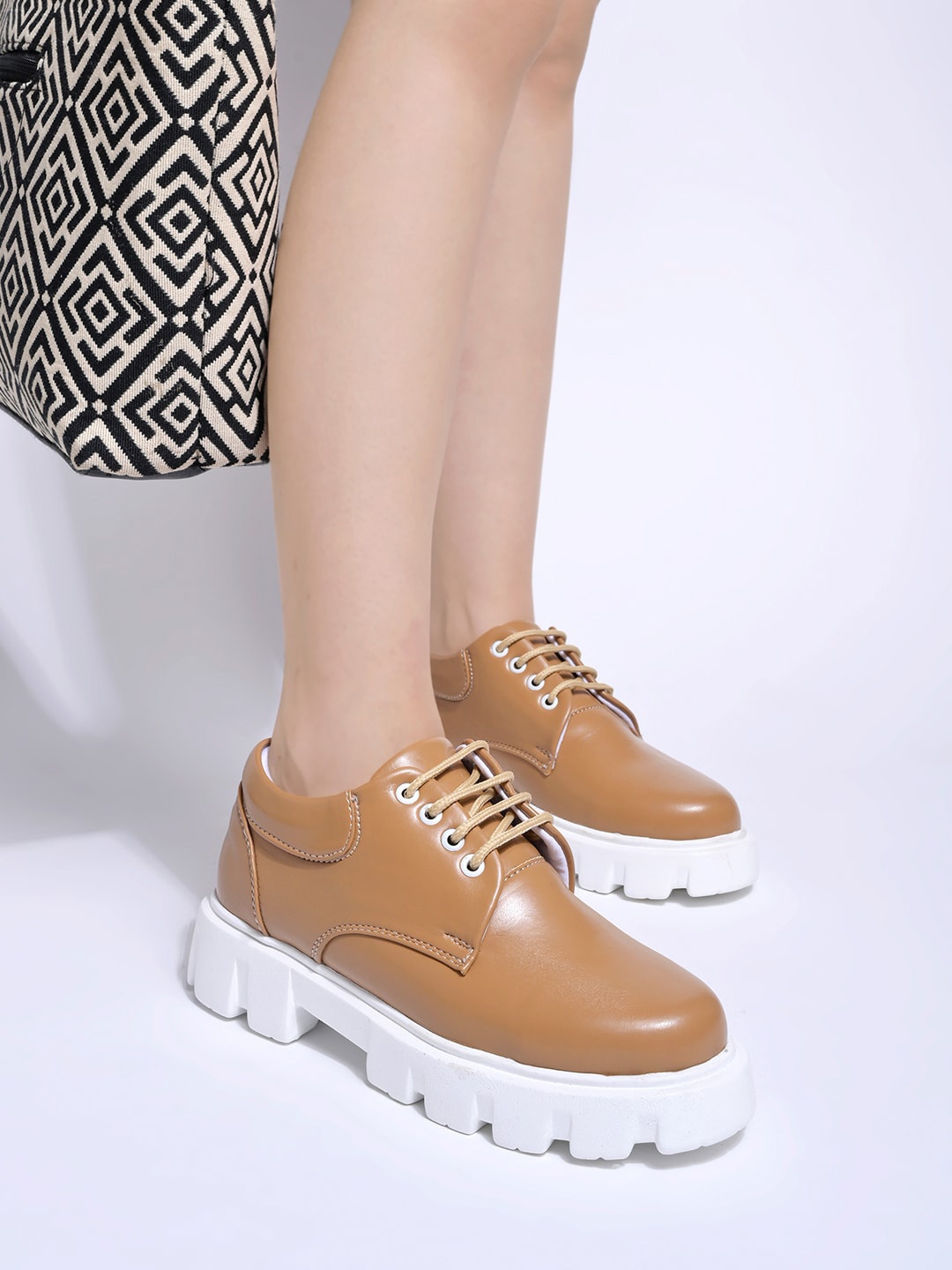 

Shoetopia Women Heeled Lace-Up Derbys, Tan