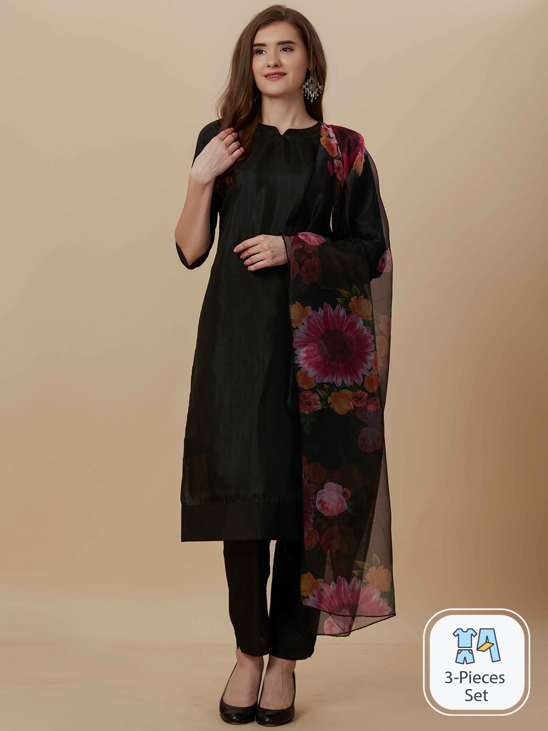 

WORIVOC Regular Kurta with Trousers & Dupatta, Black