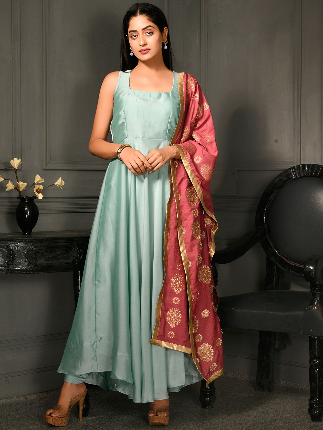 

Disli Anarkali Kurta With Trousers & Dupatta, Blue