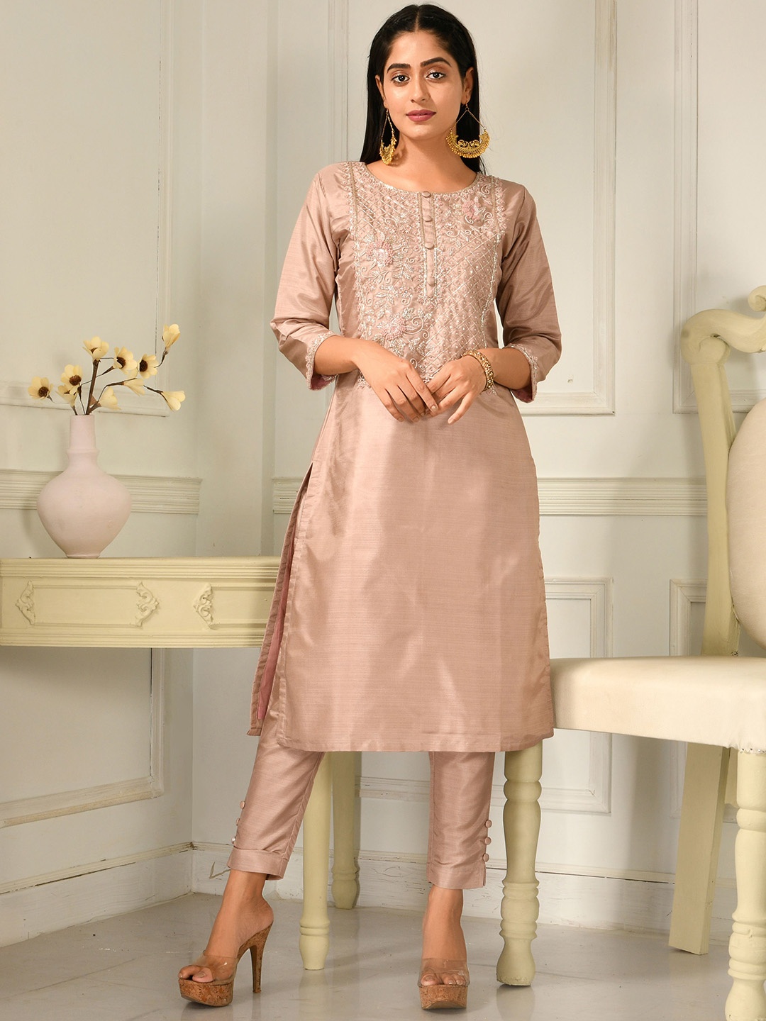 

Disli Ethnic Motifs Yoke Designed Regular Thread Work Kurta with Trousers, Nude