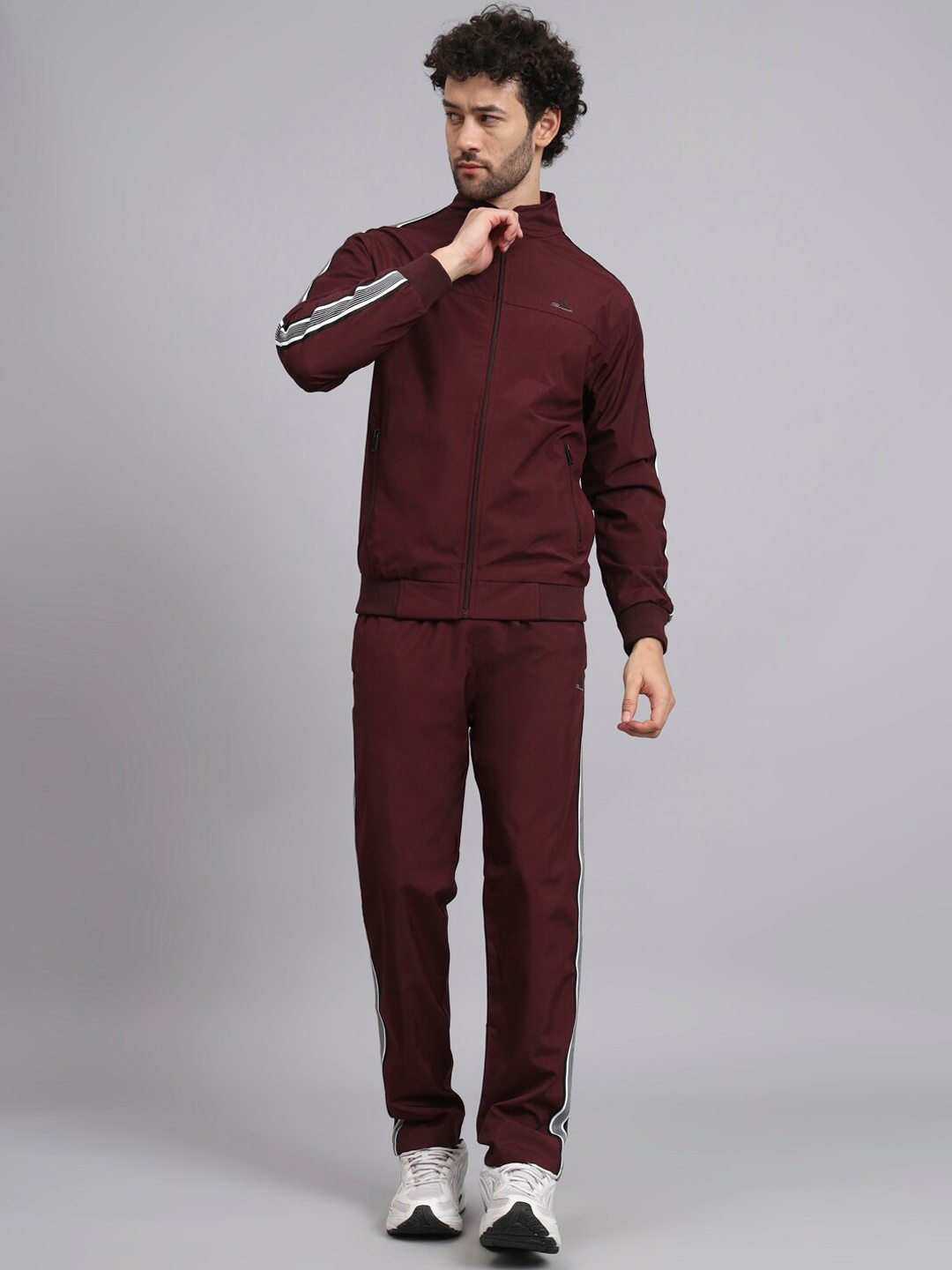 

39 THREADS Mid-Rise Mock Collar Sports Tracksuit, Maroon