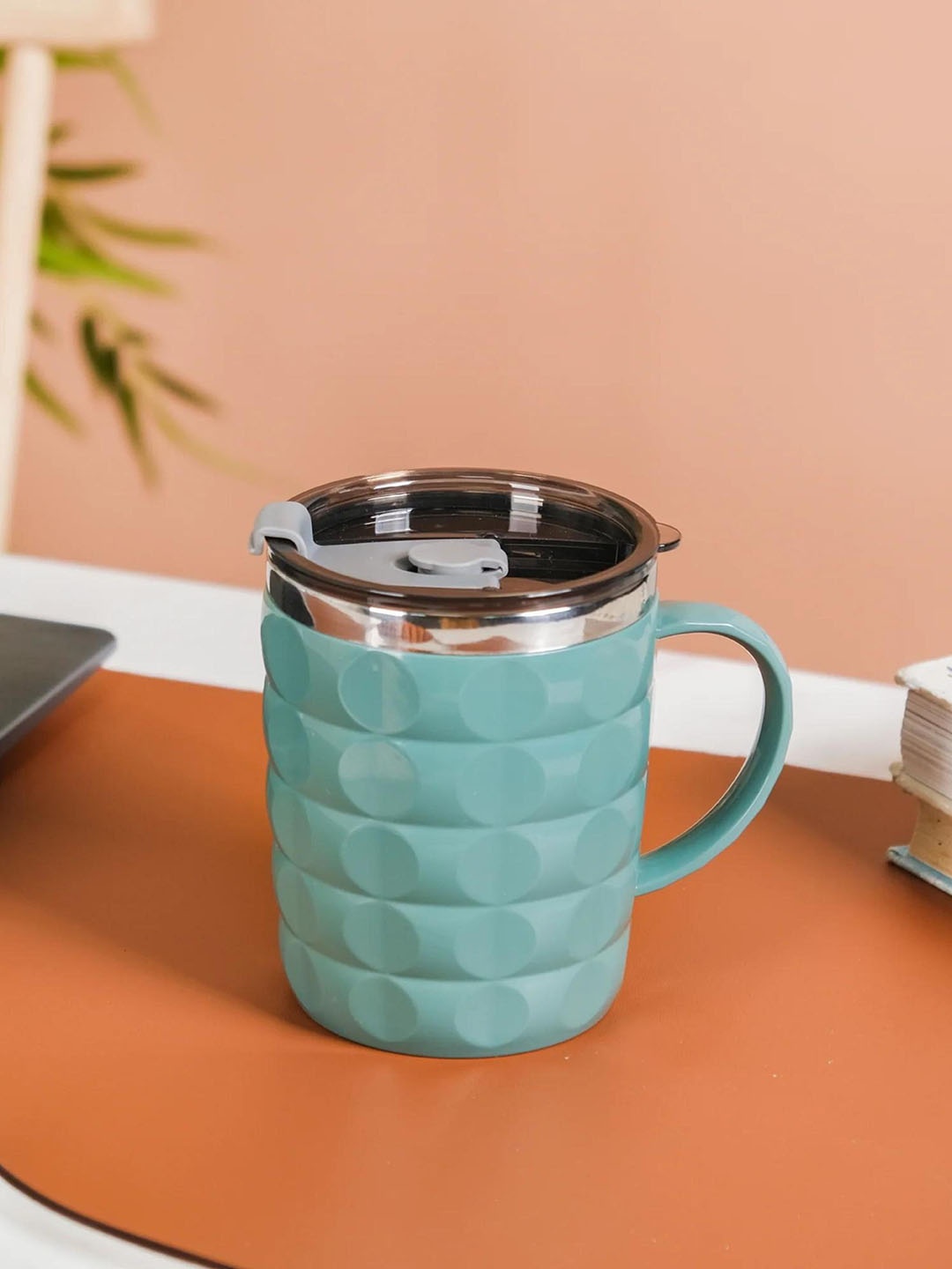 

Nestasia Green Geometric Textured Stainless Steel Glossy Mug 400ml