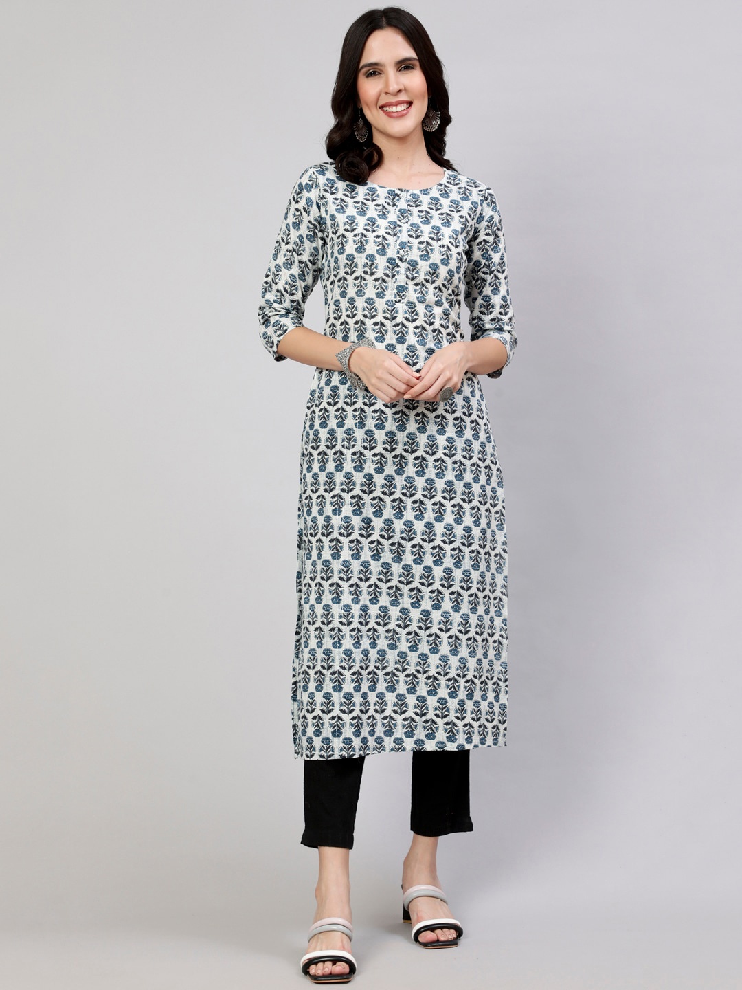 

Nayo Floral Printed Pure Cotton Kurta, Off white