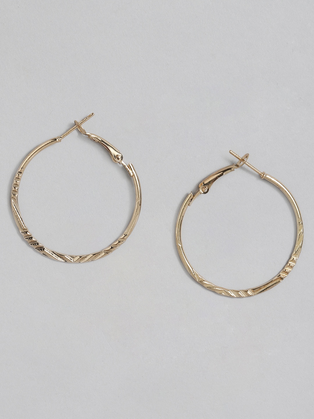 

DressBerry Circular Hoop Earrings, Gold