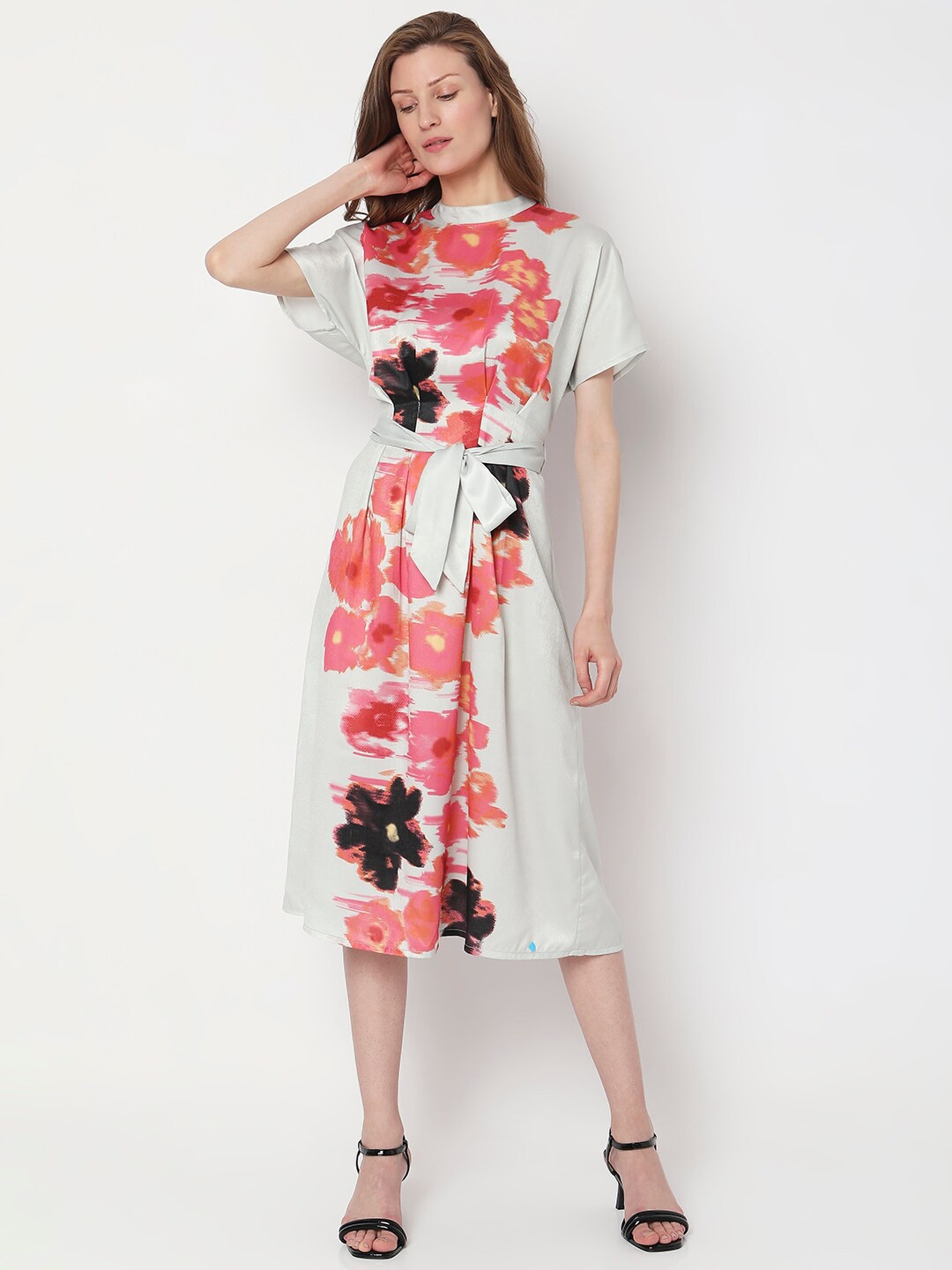 

Vero Moda Floral Printed Tie-Ups A-line Midi Dress, Off white