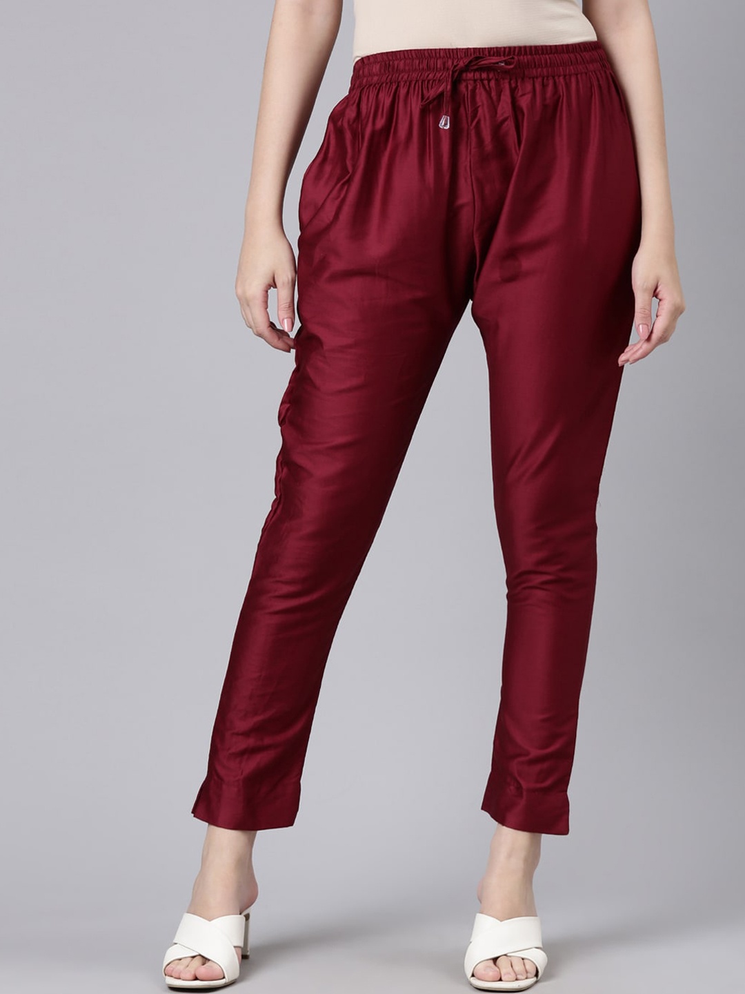 

GOLDSTROMS Women Mid-Rise Pleated Cropped Trousers, Maroon